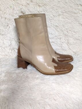 Diba Corfu Square Toe Western Cap Festival Boots, Size 8M